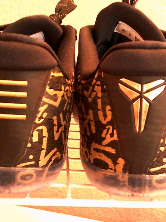 Athletic_Shoes